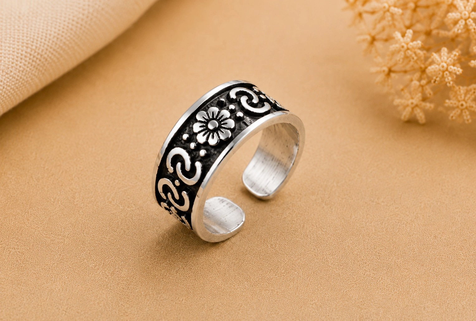 Helios Bloom Toe Ring 2