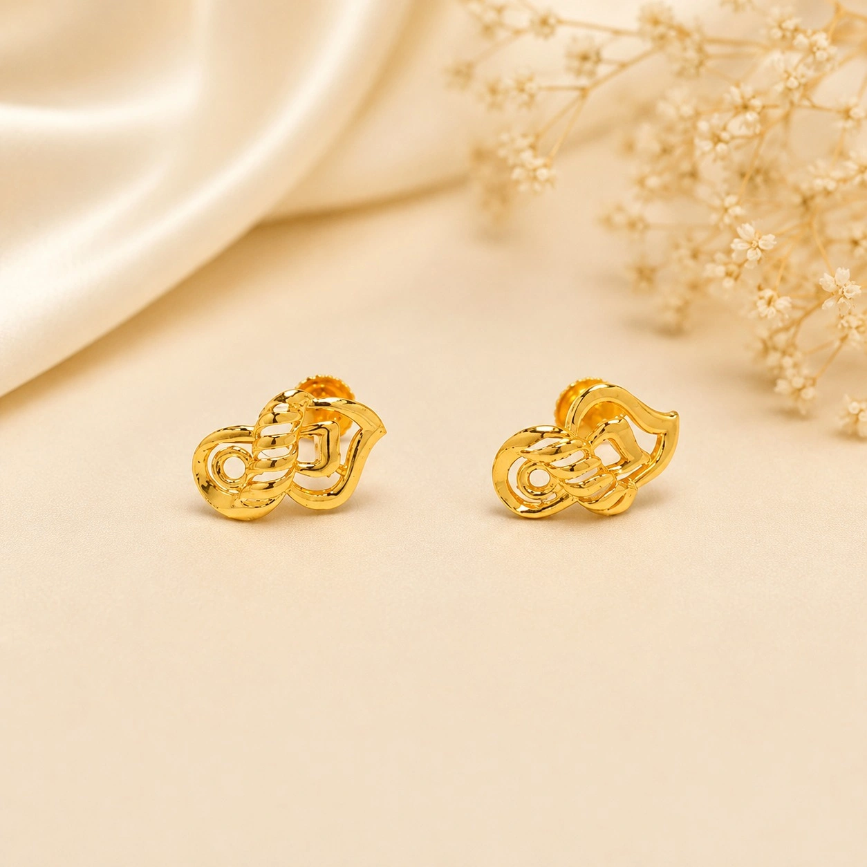 Leaf Twist Stud Gold Earrings 1