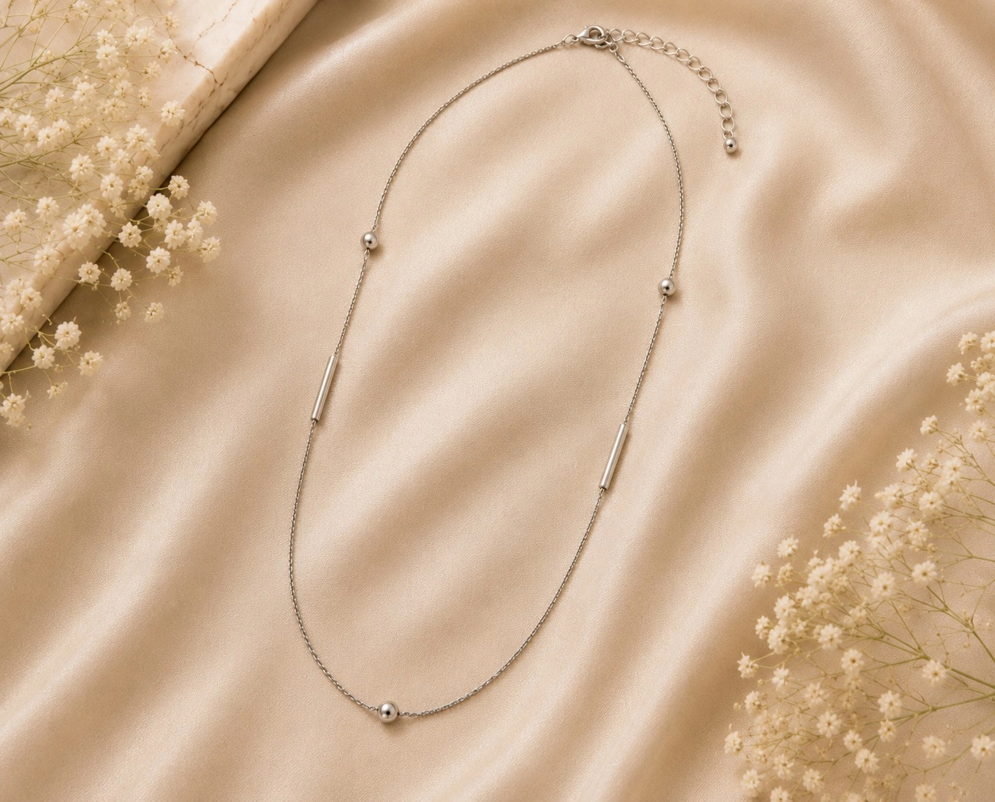 Modern Elara Station Necklace